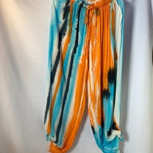 NWOT tie-dye harem pants size XS
